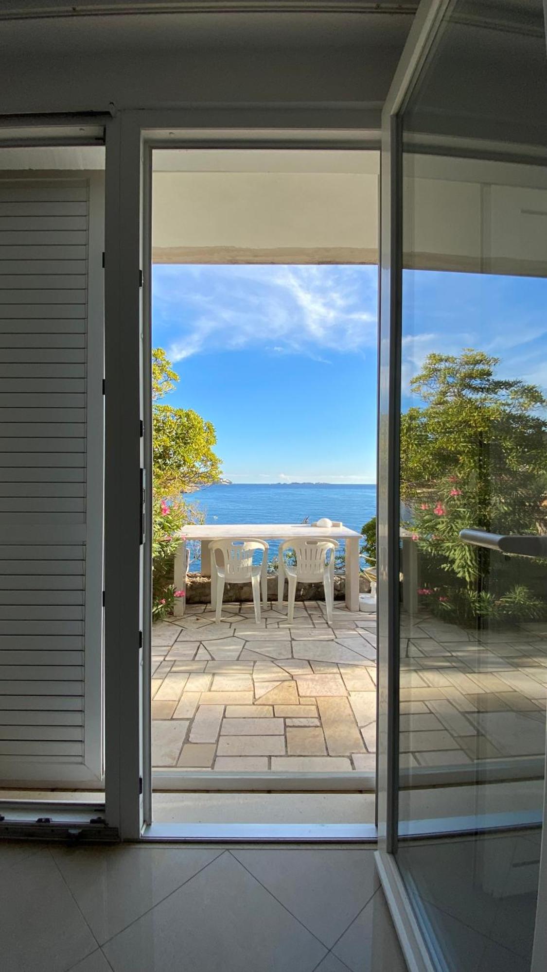 Beach House On The Cliff Zaton  Buitenkant foto